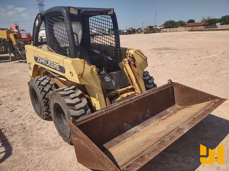 1999 JOHN DEERE 250 SKID STEER LOADER SN: 150482