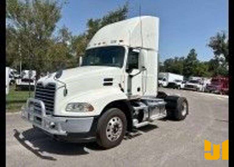 2013 MACK CXU (PINNACLE) SINGLE AXLE DAY CAB TRUCK TRACTOR 1M1AW01Y1DM005424