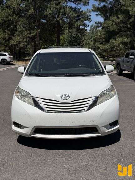 2015 TOYOTA SIENNA VIN: 5TDJK3DC6FS117303 FWD