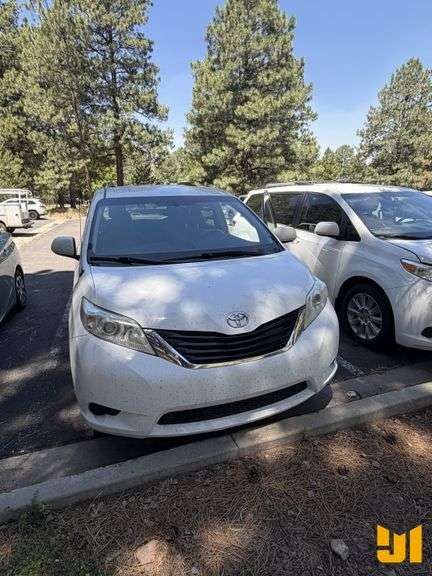 2014 TOYOTA SIENNA VIN: 5TDJK3DC5ES091310 FWD