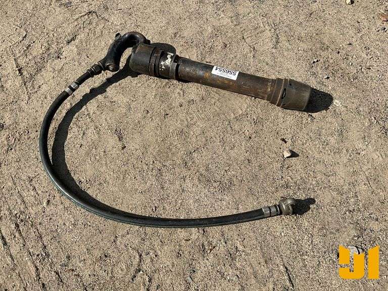 PNEUMATIC IMPACT GUN