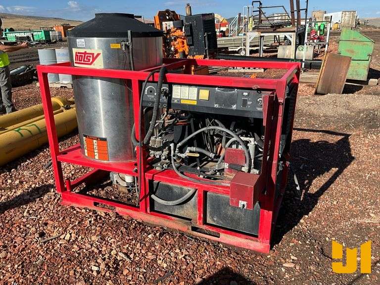 HOTSY HSS-102589E PRESSURE WASHER SN: 1105450-161828