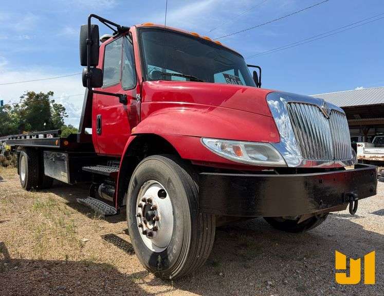 2006 INTERNATIONAL 4300 SBA 4X2 SINGLE AXLE ROLLBACK TRUCK VIN: 1HTMMAAN36H209316