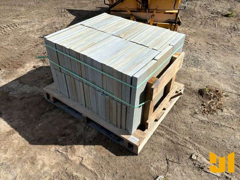 PALLET OF PENNSYLVANIA BLUE STONE PAVERS 17 1/2” X 11