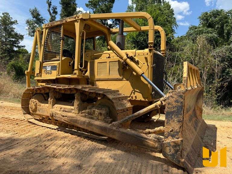 1989 CATERPILLAR D6D CRAWLER TRACTOR SN: 75W03030