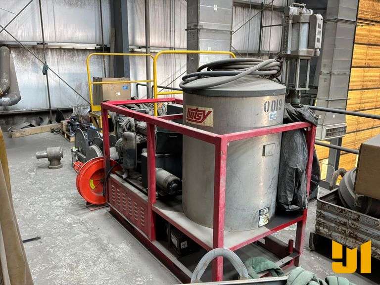 HOTSY 102589E PRESSURE WASHER SN: 1115450-161554