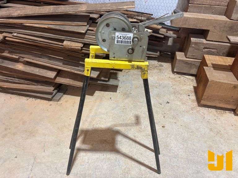 MANUAL CRANK WINCH/HOIST & MANUAL HYDRAULIC PRESS