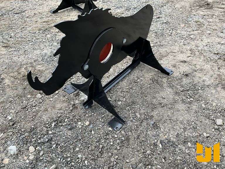 3/8" AR500 STEEL BOAR SHOOTING TARGET W/ HEART FLAPPER