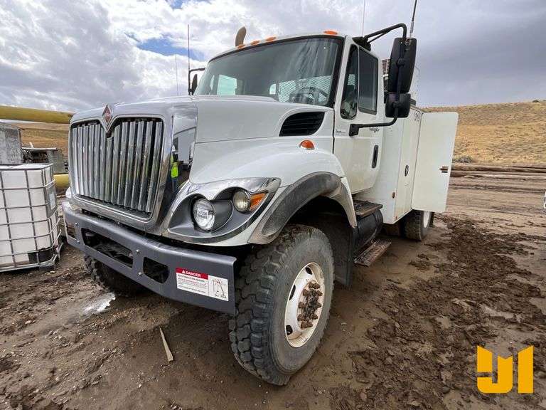 2009 INTERNATIONAL 7300SFA 4X4 UTILITY TRUCK VIN: 1HTWBAANX9J076260