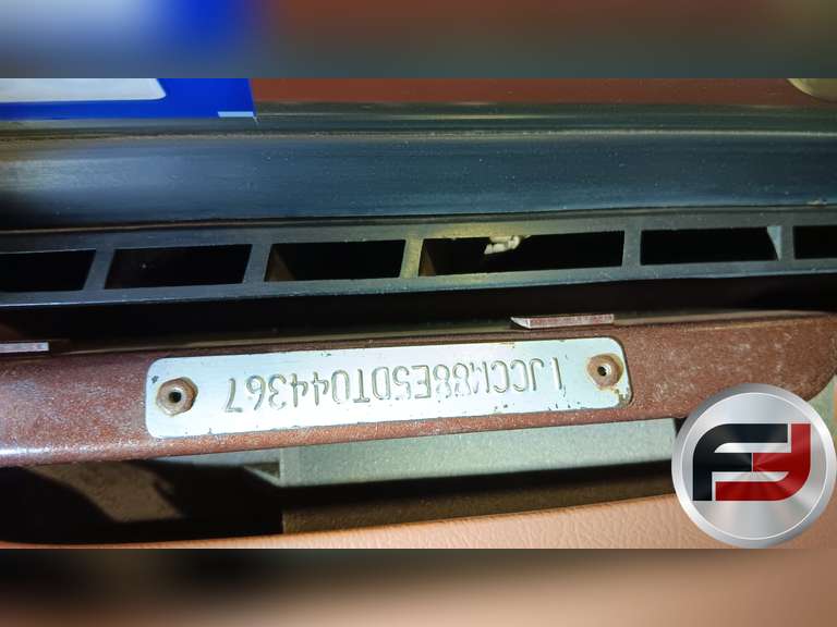 1983 JEEP CJ-8 SCRAMBLER VIN: 1JCCM88E5DT044367