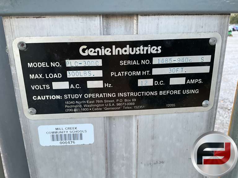 GENIE GENIE PERSONAL LIFT SN: 14859406S SINGLE MAN