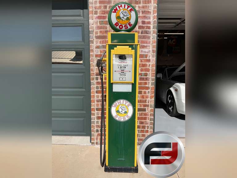 WHITE ROSE GILBARCO GAS PUMP WITH GLOBE