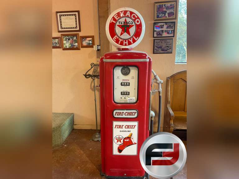 TEXACO TOKHEIM MODEL 39 GAS PUMP WITH GLOBE, **SMALL GLASS