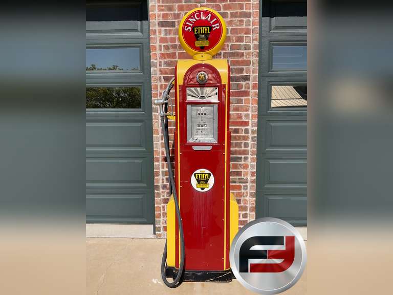 SINCLAIR ETHYL WAYNE GAS PUMP WITH GLOBE
