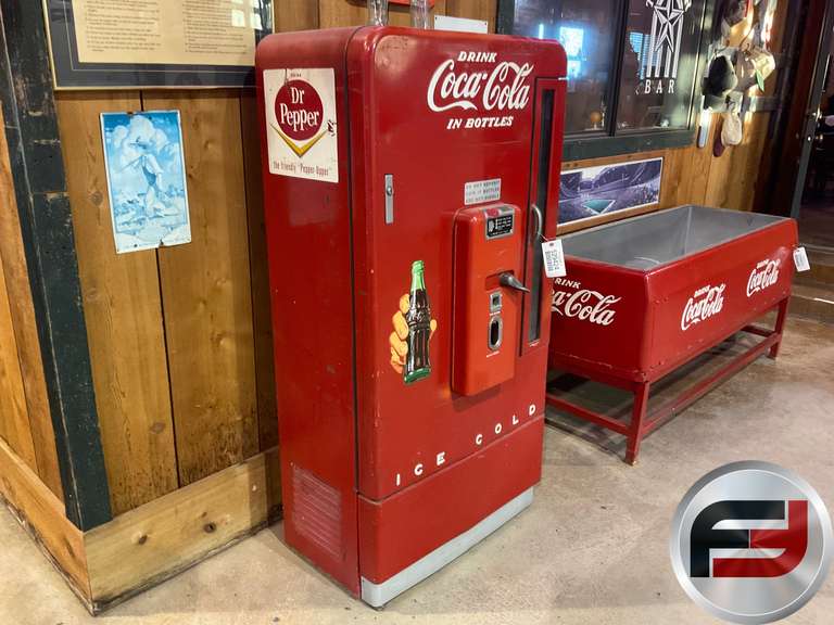 COCA-COLA BOTTLE VENDO MACHINE