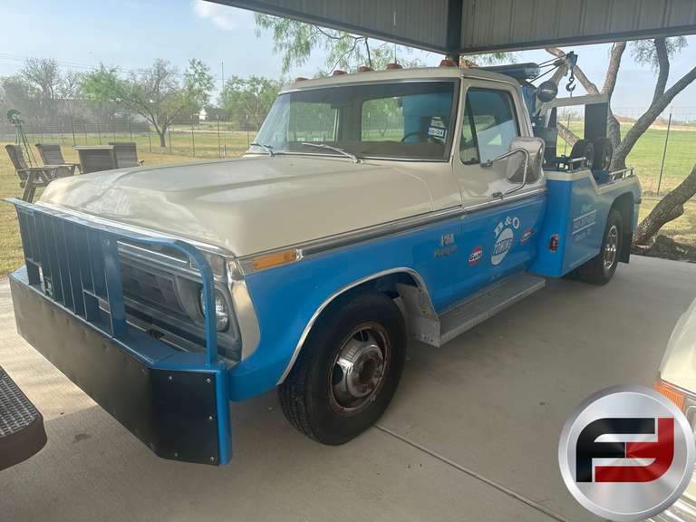1976 FORD F-350  WRECKER