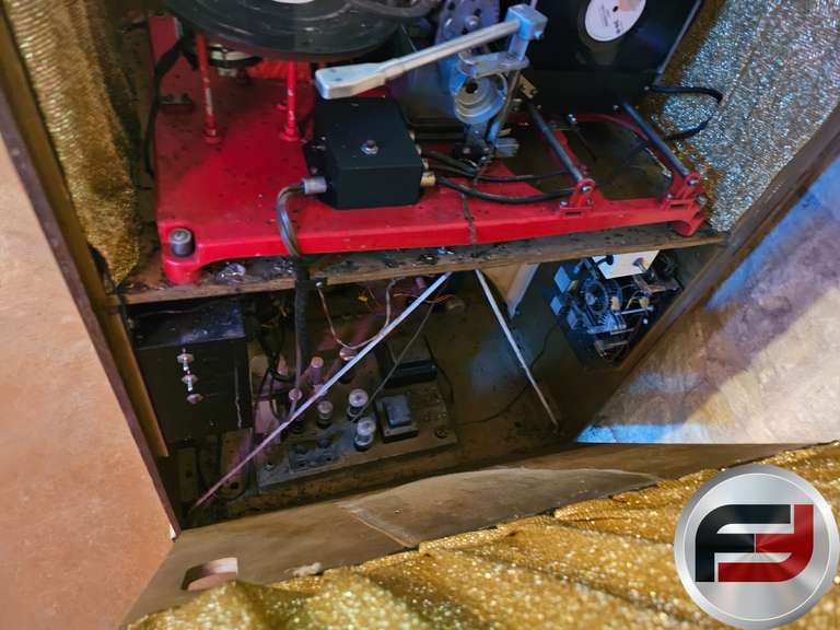 ANTIQUE AMI MODEL B JUKE BOX