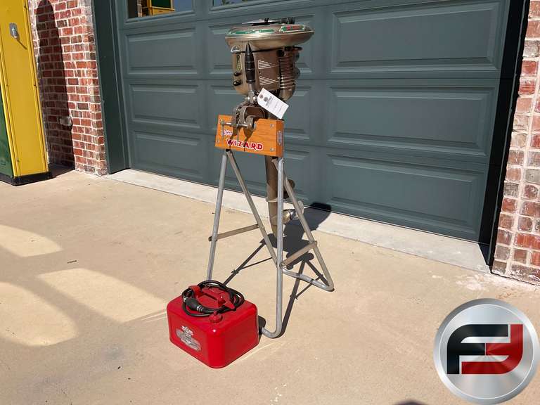 ANTIQUE SUPER WIZARD BOAT MOTOR BY WESTERN AUTO STORES, INCLUDES