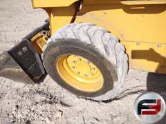 2004 JOHN DEERE 240 SERIESII SKID STEER LOADER SN: T0024OA927990