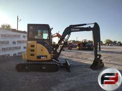 2017 DEERE 35 G MINI EXCAVATOR SN: 1FF035GXLHK279882