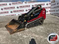 TORO TXL2000 STAND ON MULTI TERRAIN LOADER SN: 404455832
