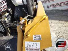 2004 JOHN DEERE 240 SERIESII SKID STEER LOADER SN: T0024OA927990