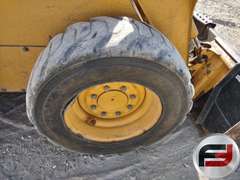 2004 JOHN DEERE 240 SERIESII SKID STEER LOADER SN: T0024OA927990