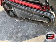 TORO TXL2000 STAND ON MULTI TERRAIN LOADER SN: 404455832