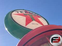 TEXACO GILBERT & BAKER VISIBLE GAS PUMP WITH GLASS ND