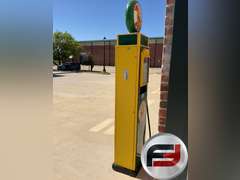 WHITE ROSE GILBARCO GAS PUMP WITH GLOBE