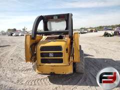 2004 JOHN DEERE 240 SERIESII SKID STEER LOADER SN: T0024OA927990