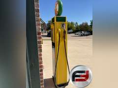 WHITE ROSE GILBARCO GAS PUMP WITH GLOBE