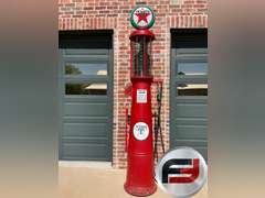 TEXACO GILBERT & BAKER VISIBLE GAS PUMP WITH GLASS ND