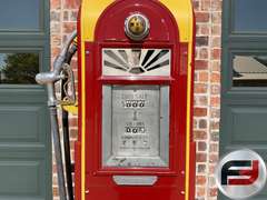 SINCLAIR ETHYL WAYNE GAS PUMP WITH GLOBE