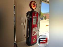 TEXACO FIRE CHIEF BENNETT MODEL 646 GAS PUMP WITH GLOBE