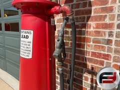 TEXACO GILBERT & BAKER VISIBLE GAS PUMP WITH GLASS ND