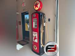 TEXACO FIRE CHIEF BENNETT MODEL 646 GAS PUMP WITH GLOBE