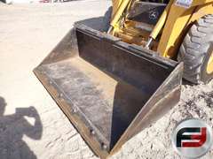 2004 JOHN DEERE 240 SERIESII SKID STEER LOADER SN: T0024OA927990