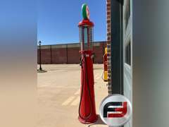 TEXACO GILBERT & BAKER VISIBLE GAS PUMP WITH GLASS ND