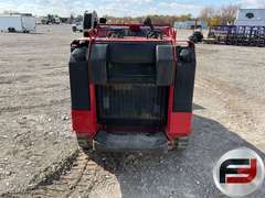 TORO TXL2000 STAND ON MULTI TERRAIN LOADER SN: 404455832
