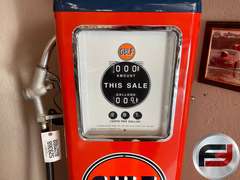 GULF REPLICA GAS PUMP WITH GLOBE