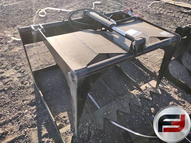 UNUSED 2025 GIYI GY-MHWG44 44 INCH MINI HOLLOW WOOD GRABBER