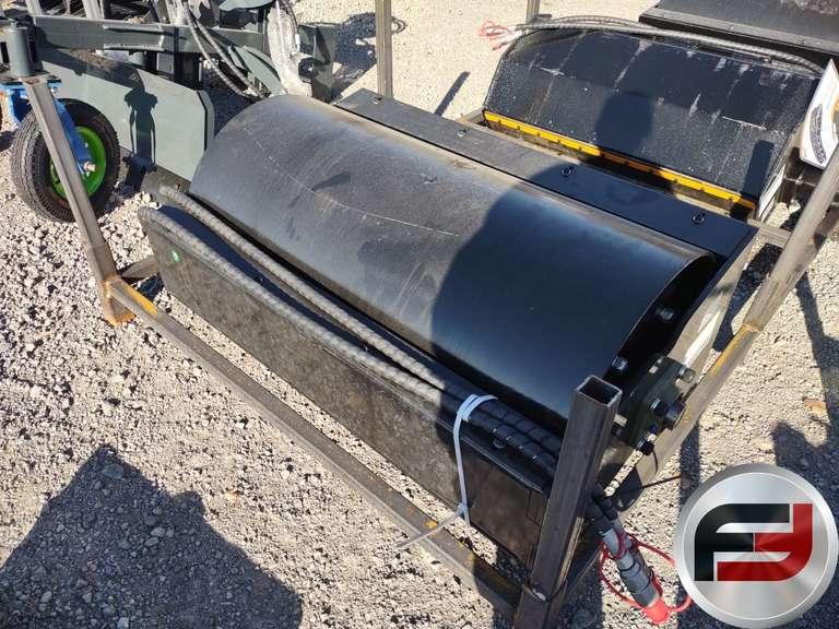 UNUSED 2025 GIYI GY-VR39 39 INCH VIBRATORY ROLLER