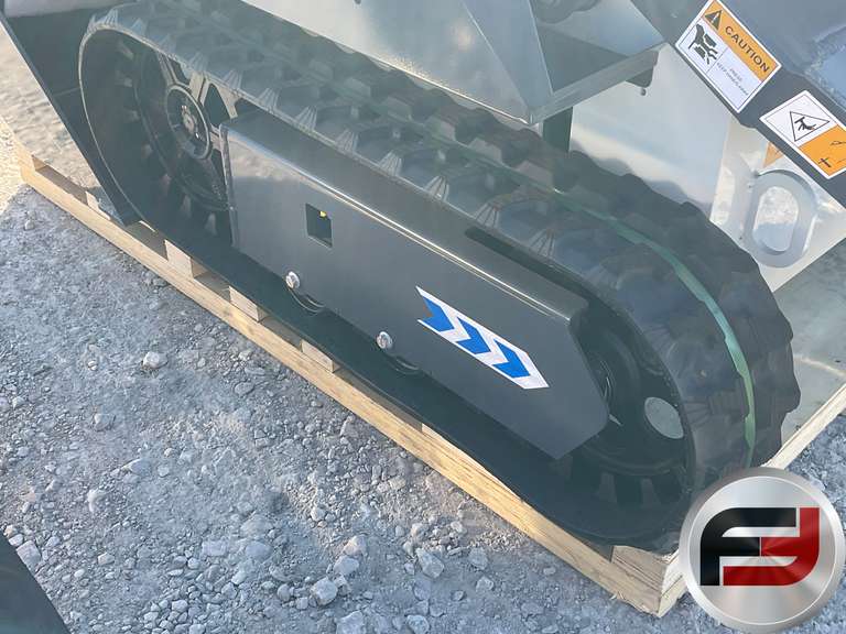 UNUSED 2025 PC ST25M-6 STAND ON MULTI TERRAIN LOADER