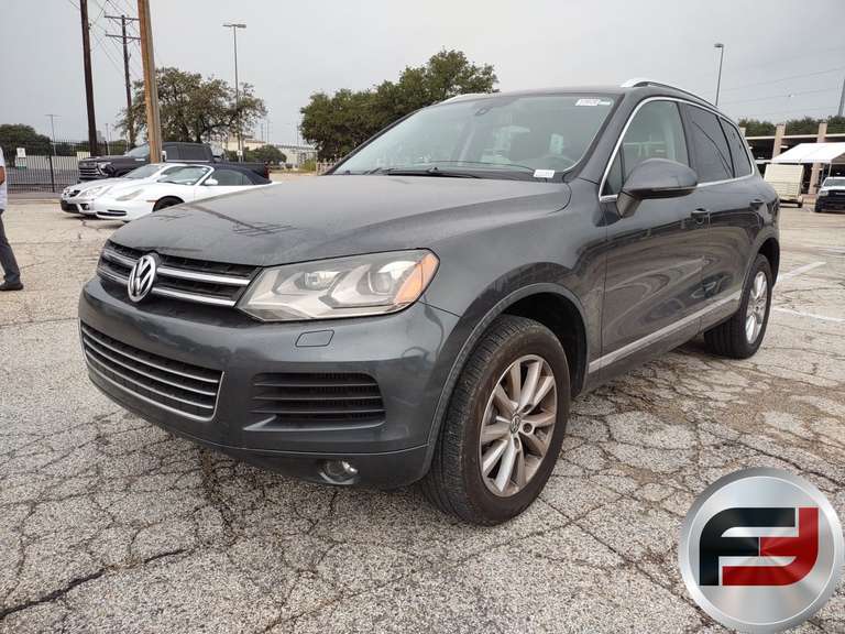 2013 VOLKSWAGEN TOUAREG TDI  VIN: WVGEP9BP2DD012497
