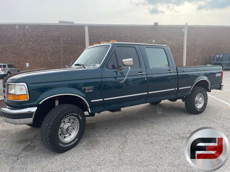 1997 FORD F-250 XLT 4X4 CREW CAB PICKUP VIN: 1FTHW26F1VEC72978