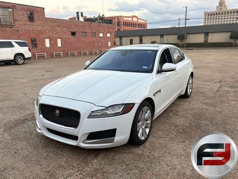 2016 JAGUAR XF VIN: SAJBD4BV9GCY11755