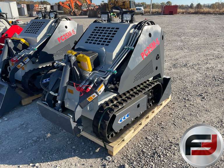 UNUSED 2025 PC ST25M-6 STAND ON MULTI TERRAIN LOADER