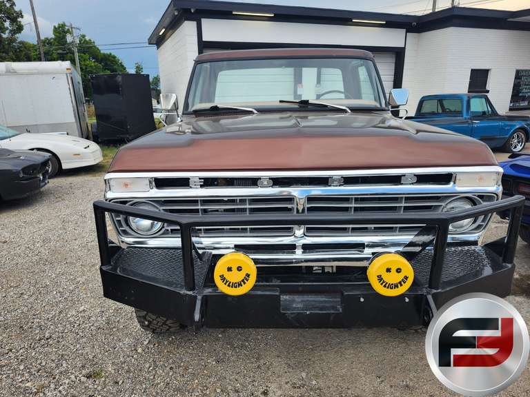 1975 FORD F250 HIGHBOY 4X4 PICKUP