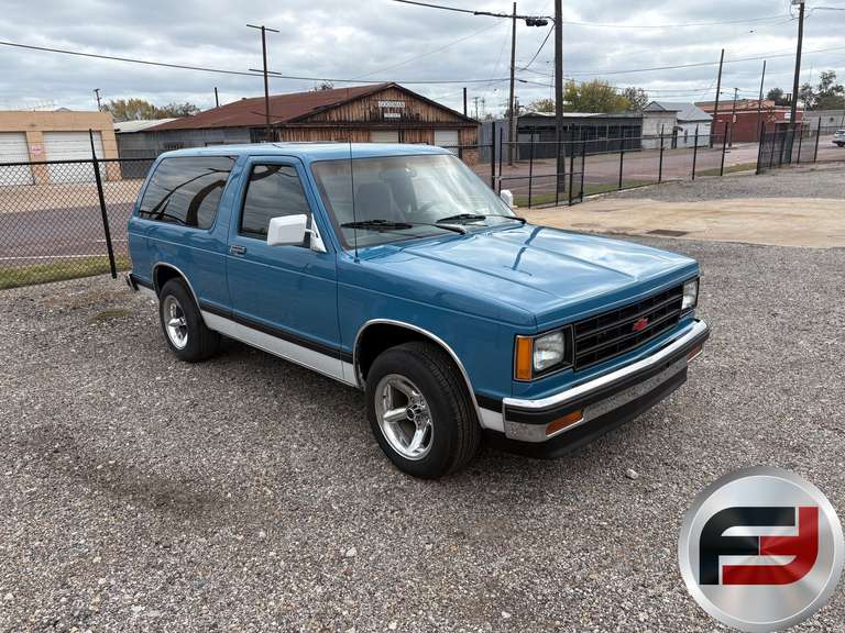 1988 CHEVROLET S10 BLAZER VIN: 1GNCS18R3J8116433